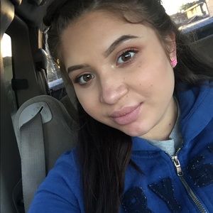 Meet your Posher, Anya